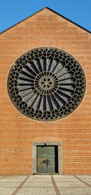 Eingangsfassade mit großer Fensterrose, St. Mariae Himmelfahrt in Ochtrup