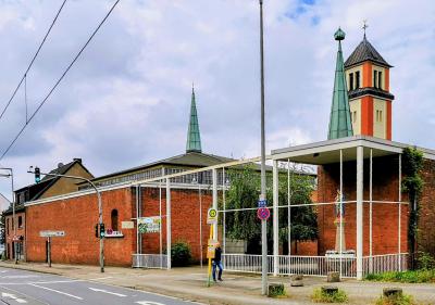 Klosterkirche Unsere Liebe Frau in Oberhausen, Straßenansicht