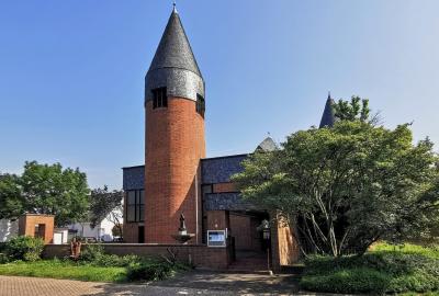 Eingangsbereich St. Adelheid in Müllekoven