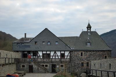 Unterer Burghof, Blick nach Süden, Jugendherberge