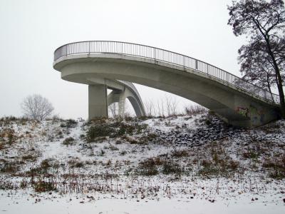 Biegung der Brücke auf der Halbinsel