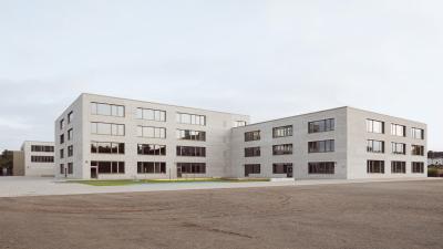 Gustav-Heinemann-Gesamtschule Essen, Außenperspektive