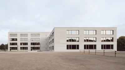 Gustav-Heinemann-Gesamtschule Essen, Seitenansicht