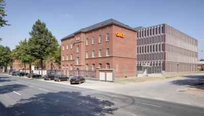 Ansicht Verheiratetenhaus (Bestandssanierung) und Neubau