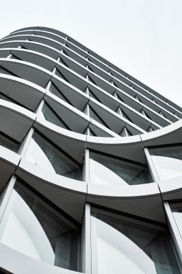 Bürocampus WPP Headquarter Mizal, Detailbild Fassade