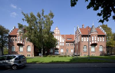 Gesamtansicht Gebäudekomplex
