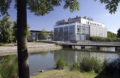 Produktions- und Verwaltungsgebäude