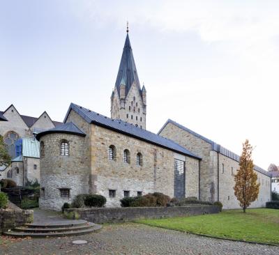 Wiedererrichtete ottonisch-salische Kaiserpfalz mit Ikenbergkapelle