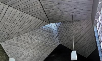 Deckenuntersicht Kircheninnenraum