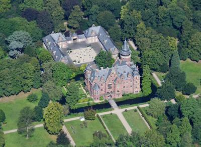 Schloss Krickenbeck, Luftbild von Südosten