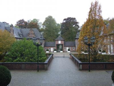 Schloss Krickenbeck, Vorburg