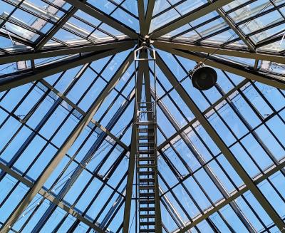 Gläsernes Pyramidendach