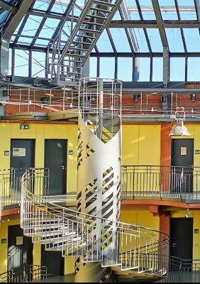 Stahlspindeltreppe mit durchbrochenem Kernzylinder