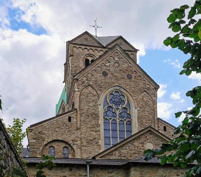 giebelansicht des Westwerks mit Maßwerkfenster, Abteikirche St. Liudger Werden