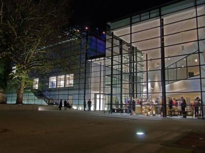 Emil Schumacher Museum bei Nacht