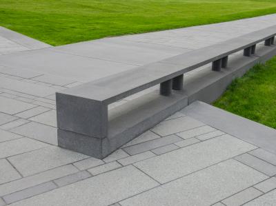 Quartiersplatz, Detailbild Sitzbänke