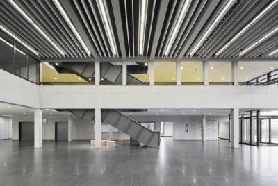 Neubau Gesamtschule Hürth, Foyer mit Galerie