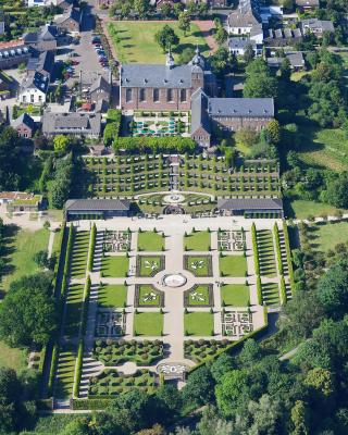 Kloster Kamp mit Terrassengarten