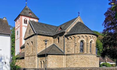 St. Pankratius in Odenthal, von Südosten