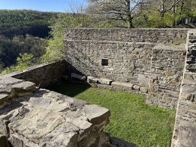 Reste Burganlage Isenburg