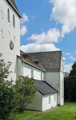 niedriges Seitenschiff an der Ev. Kirche Marienheide-Müllenbach