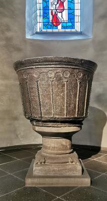 Mittelalterliches Taufbecken