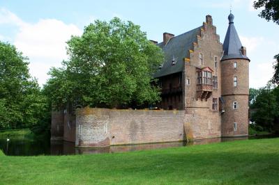 Burg Konradsheim, Westseite