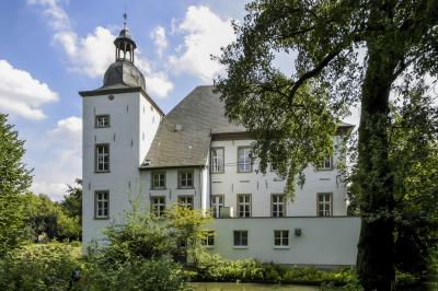 Schloss mit Eckturm