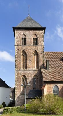Turm der St. Georgskirche von Süden