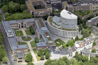 Museum Kunstpalast und Atriumgebäude O. M. Ungers, Schrägluftbild aus Blickrichtung Südwesten