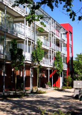 Laubengänge an der Eingangsseite