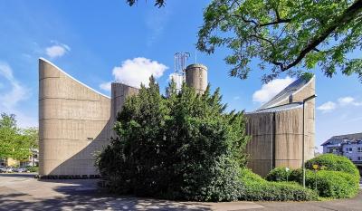 Außenansicht St. Pius in Neuss