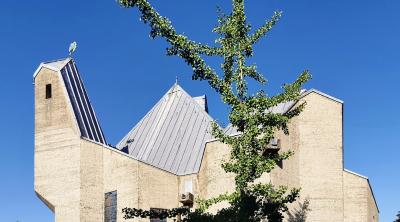 Dachlandschaft der Kirche