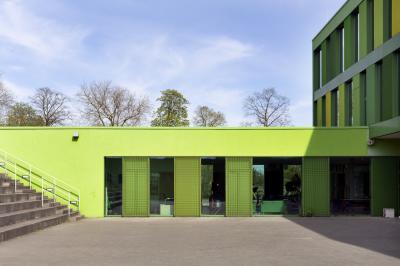 Freiherr-vom-Stein-Gymnasium mit Freitreppe