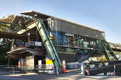 Schwebebahnstation Robert-Daum-Platz