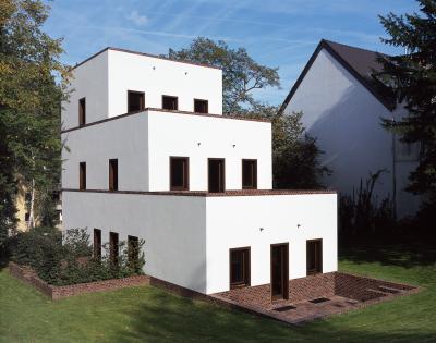 Haus Hundertacht Bonn, Gartenperspektive, gestaffelter Baukörper