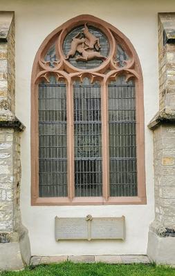 Dreihasenfenster im Kreuzgang