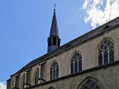 Außenansicht Langschiff der Remigiuskirche mit Dachreiter