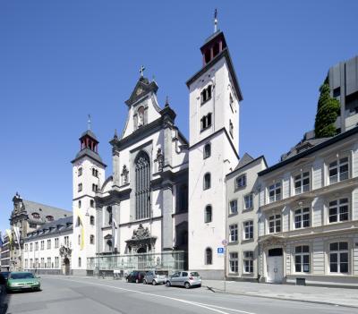 Fassade der Kirche St. Mariä Himmelfahrt Köln