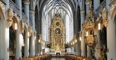 Innenansicht Mittelschiff St. Mariä Himmelfahrt Köln
