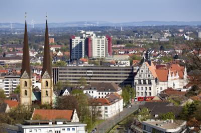 Türme der Neustädter Marienkirche im Stadtbild