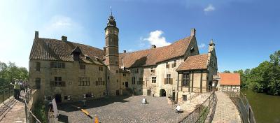 Hofseite der Kernburg