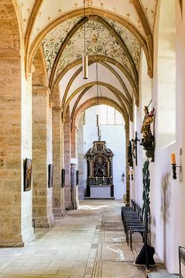 Blick ins Seitenschiff