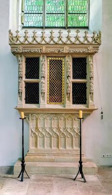 Sakraments- und Reliquienschrank im Chor