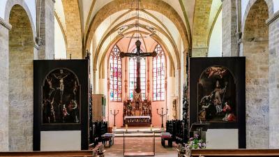 Innenansicht mit Blick in den Chor