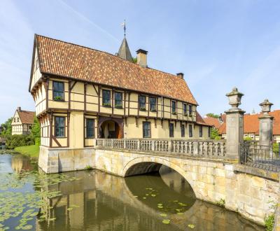 Torhaus mit Brücke
