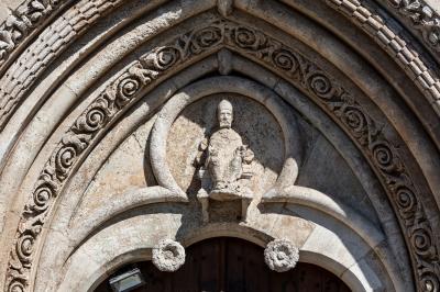 Detailansicht Südportal mit thronendem Nikolaus