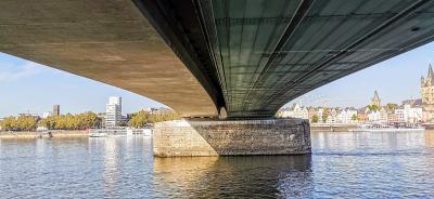 Deutzer Brücke Untersicht mit Auflager