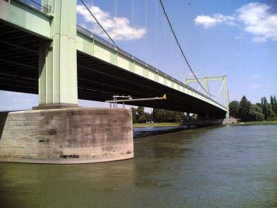 Seitliche Aufsicht Rodenkirchener Brücke