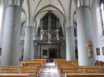 Kircheninnenraum, Blick nach Westen zur Orgel